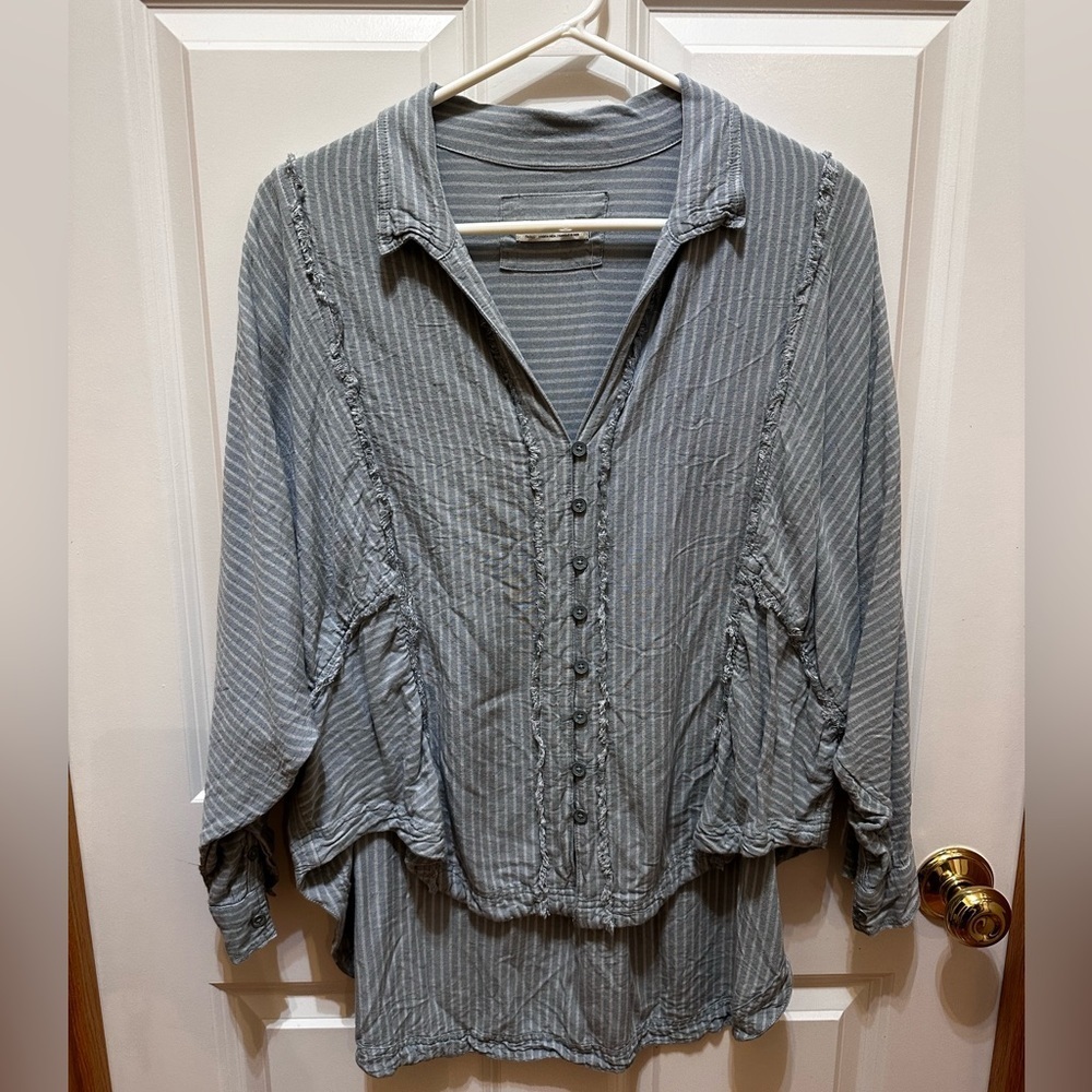 Free People We the free oversized Chambray white and blue stripe shirt Sz Small
